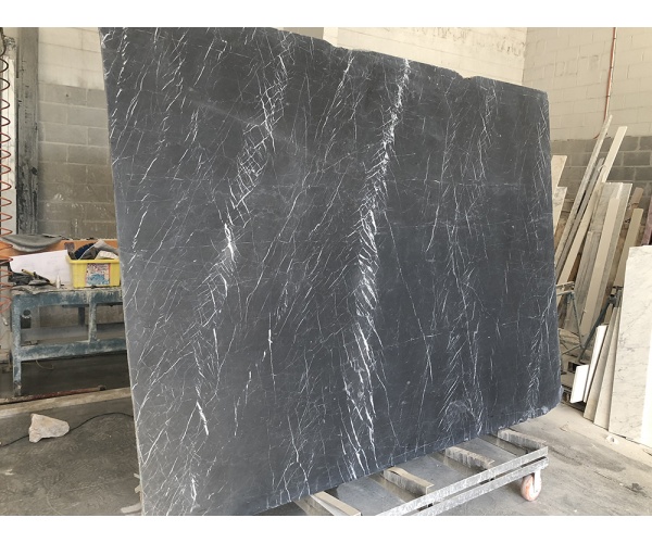 honed_nero_marquina_slabs4