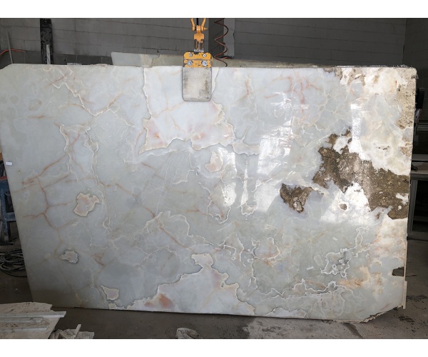 white_onyx_slabs_polished2