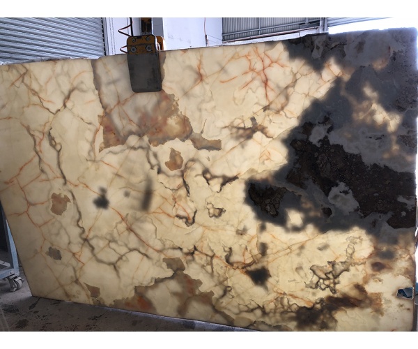 white_onyx_slabs_polished3